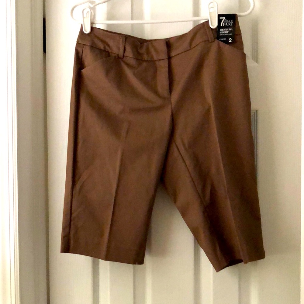 NWT stretch bermuda shorts
